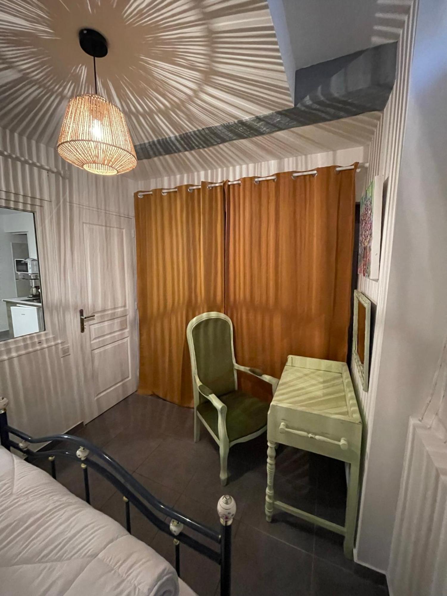 Appartement La Galerie Du Peintre à Saint-Laurent-de-la-Salanque Extérieur photo
